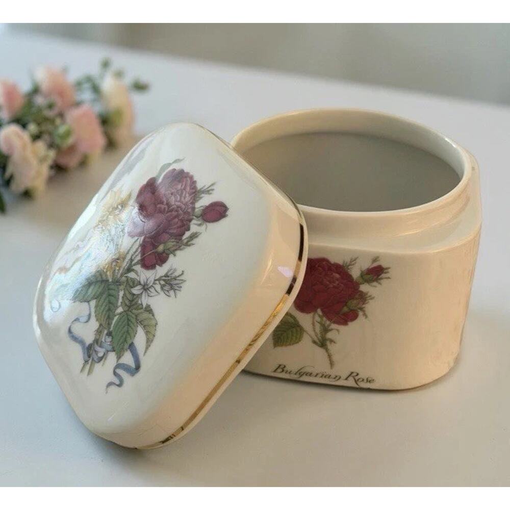 VINTAGE GERMAINE MONTEIL Porcelain Powder Box Vanity Lid JAPAN Fast Ship 3350-63